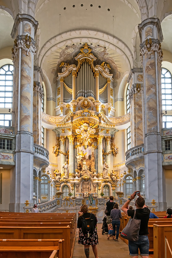 Altarraum der Frauenkirche