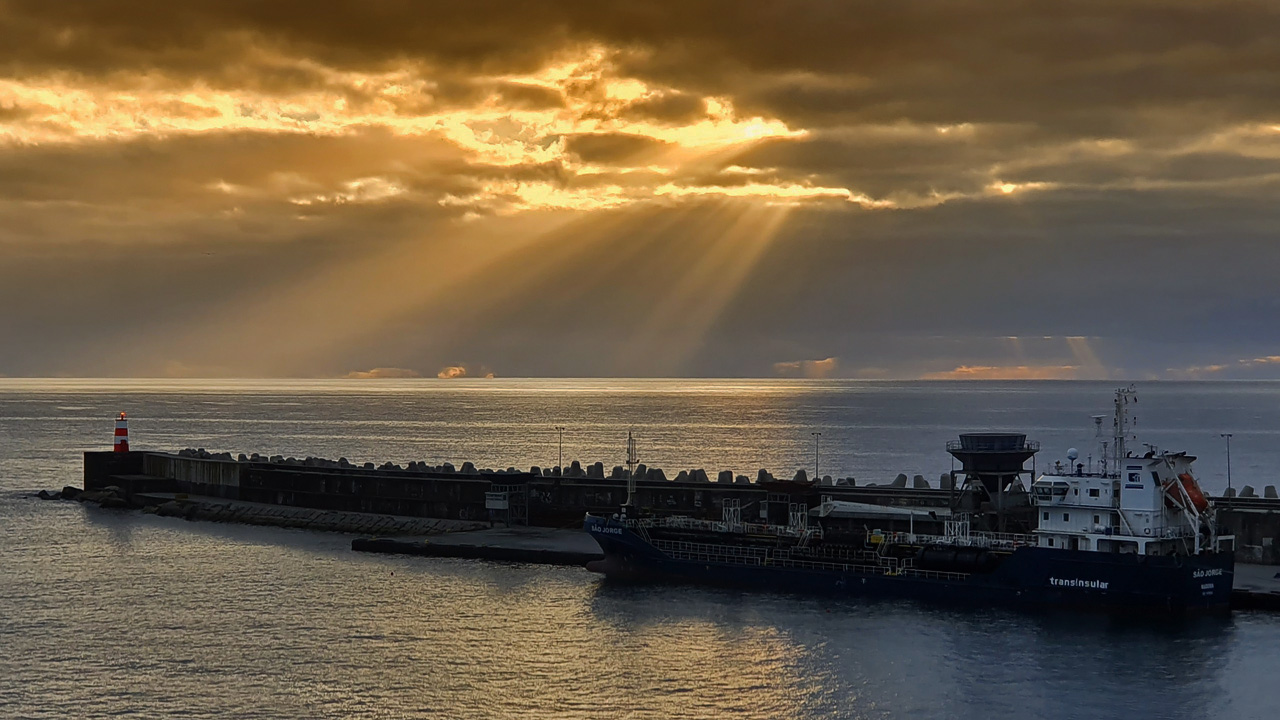 Sonnenaufgang in Sao Miguel