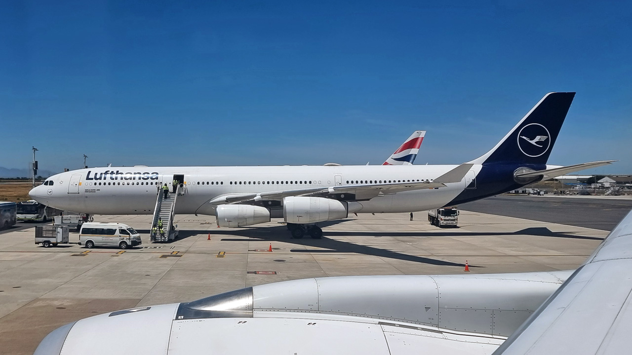 D-AIFF Lufthansa Airbus A340-300