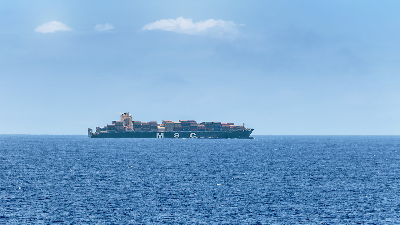 24.11.2025 - Containerschiff bei Madagaskar