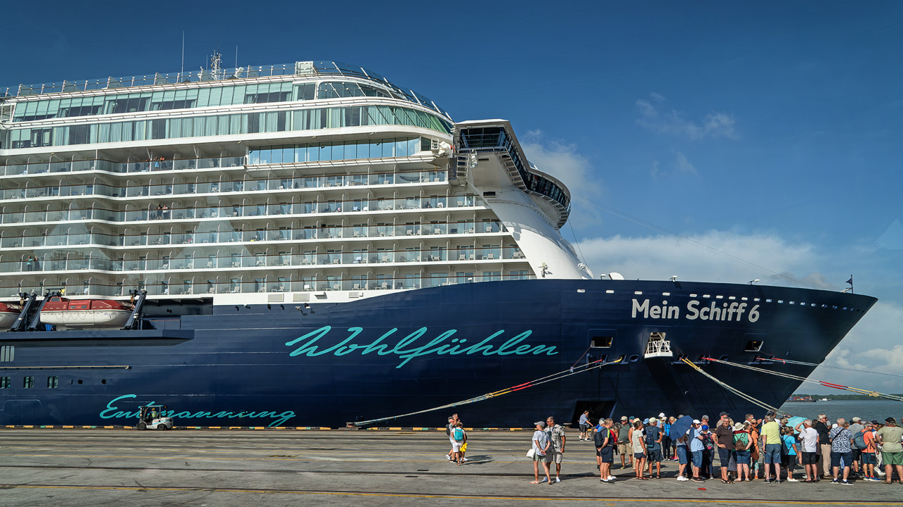 Mein Schiff 6