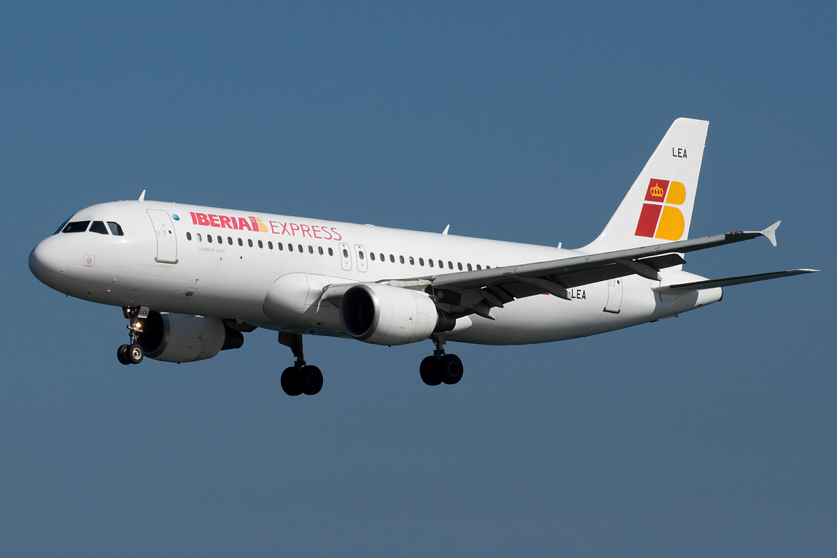 EC-LEA Iberia Express Airbus A320-200