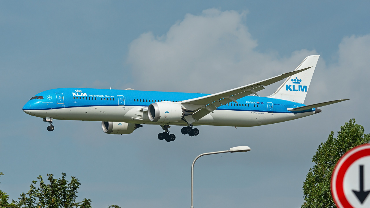 PH-BHA KLM Royal Dutch Airlines Boeing 787-9
