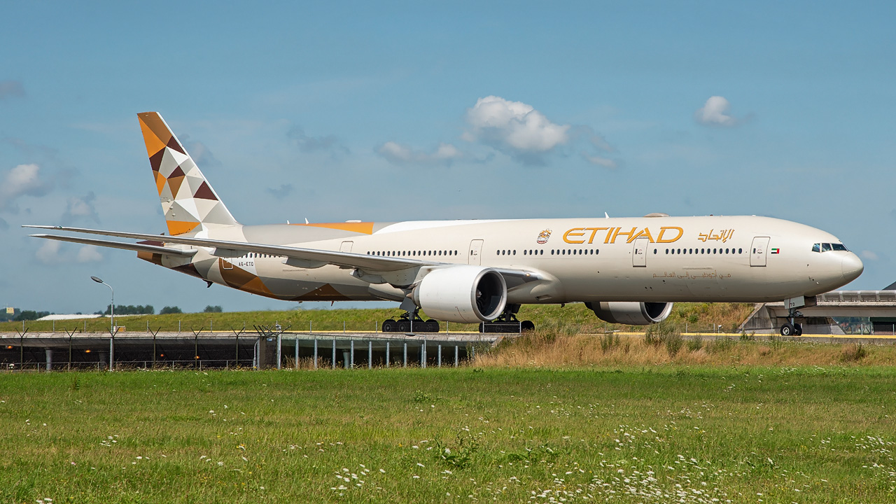 A6-ETD Etihad Airways Boeing 777-300(ER)