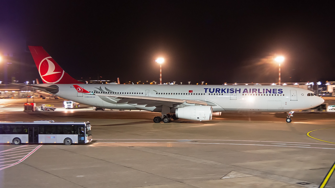 TC-LOG Turkish Airlines Airbus A330-300