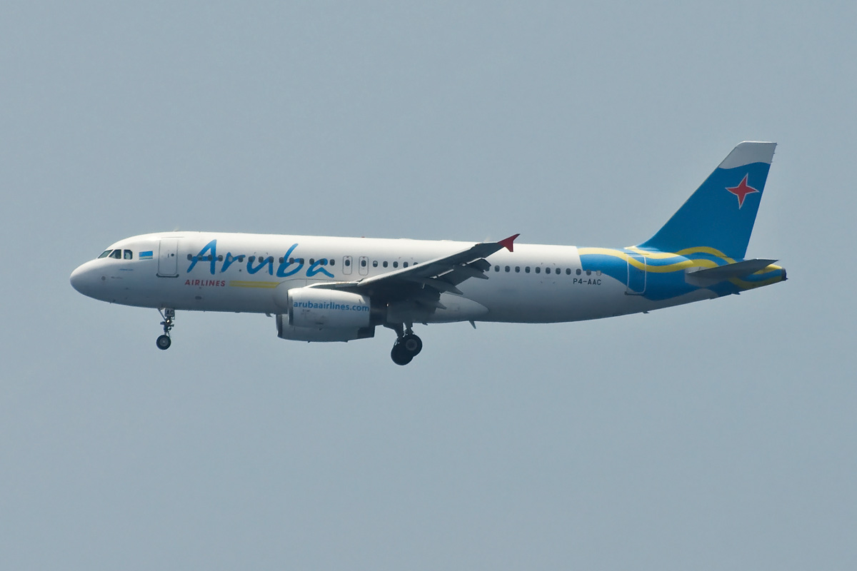 P4-AAC Aruba Airlines Airbus A320-200