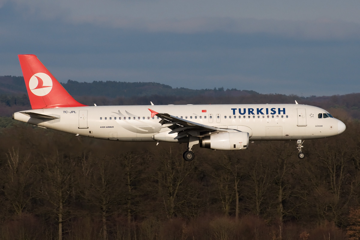 TC-JPL Turkish Airlines Airbus A320-200