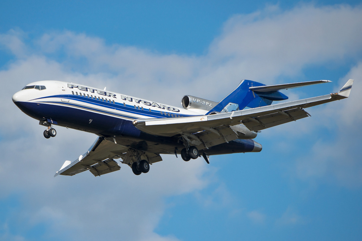 VP-BPZ Boeing 727-100