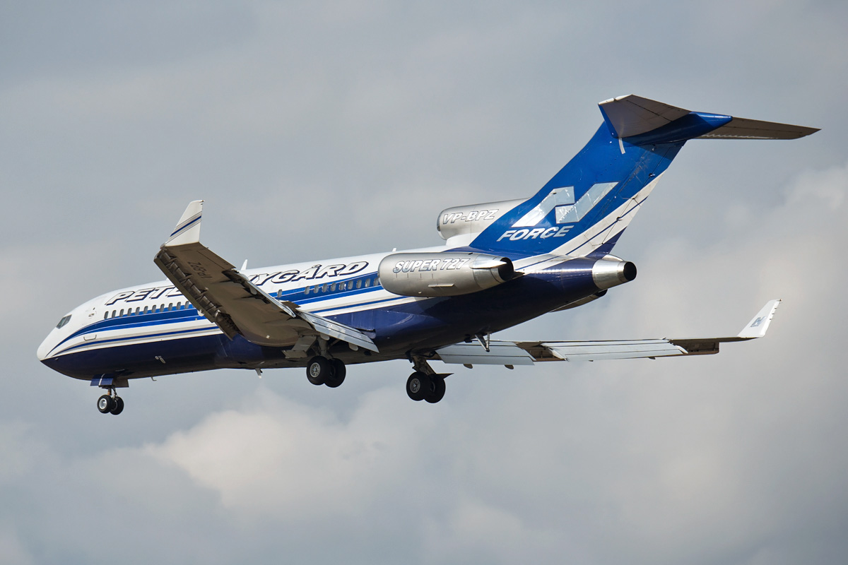 VP-BPZ Boeing 727-100