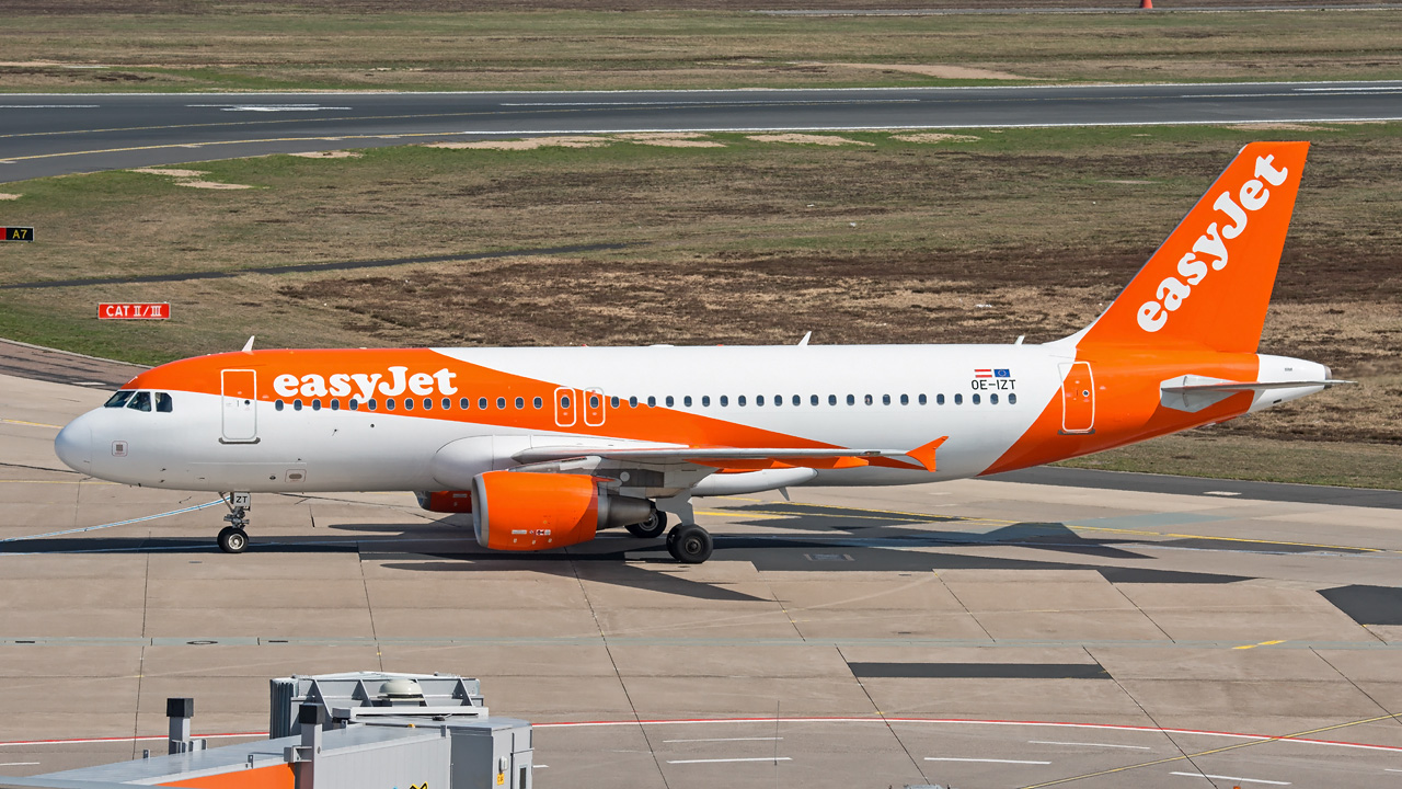 OE-IZT easyJet Europe Airbus A320-200