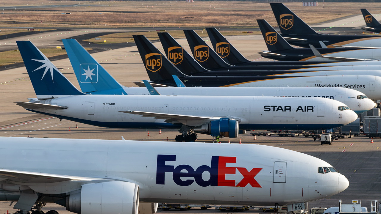 OY-SRU Maersk Air Cargo Boeing 767-300(BDSF)