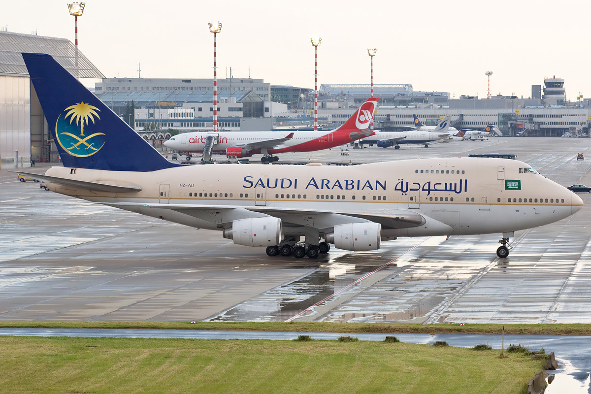HZ-AIJ Saudi Arabian Royal Flight Boeing 747-SP