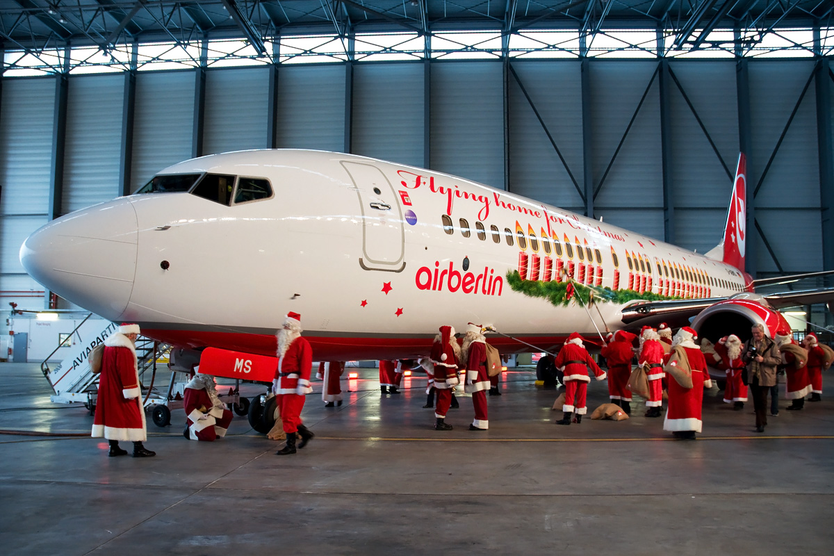 D-ABMS Air Berlin Boeing 737-800 in Christmas c/s