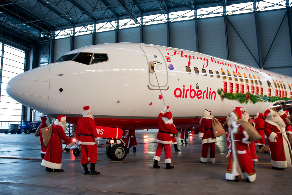 D-ABMS Air Berlin Boeing 737-800 in Christmas c/s