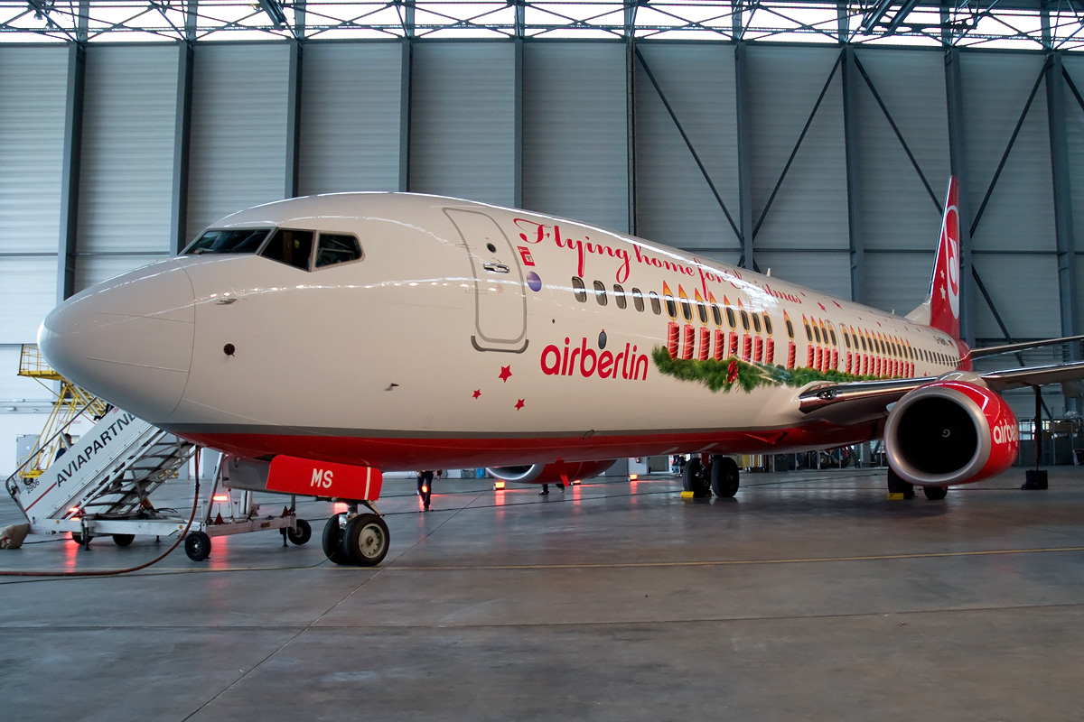D-ABMS Air Berlin Boeing 737-800 in Christmas c/s