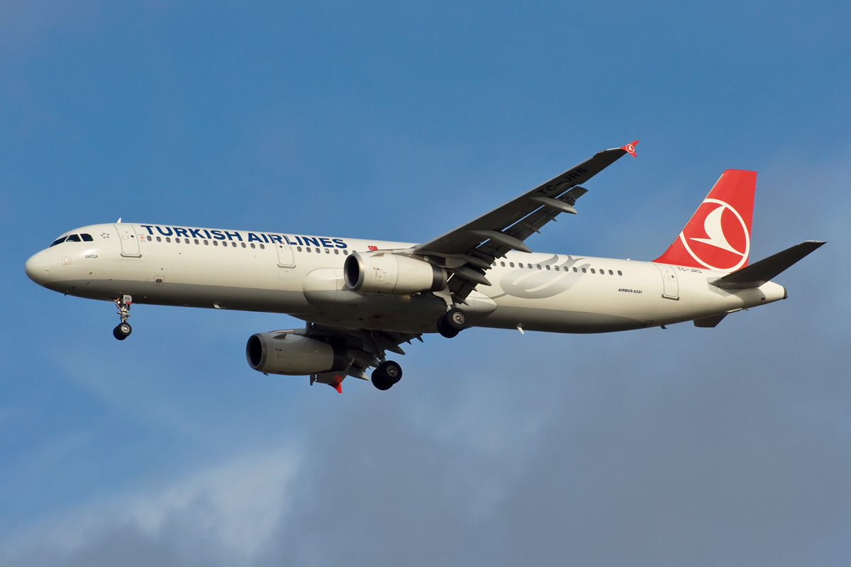 TC-JRS Turkish Airlines Airbus A321-200
