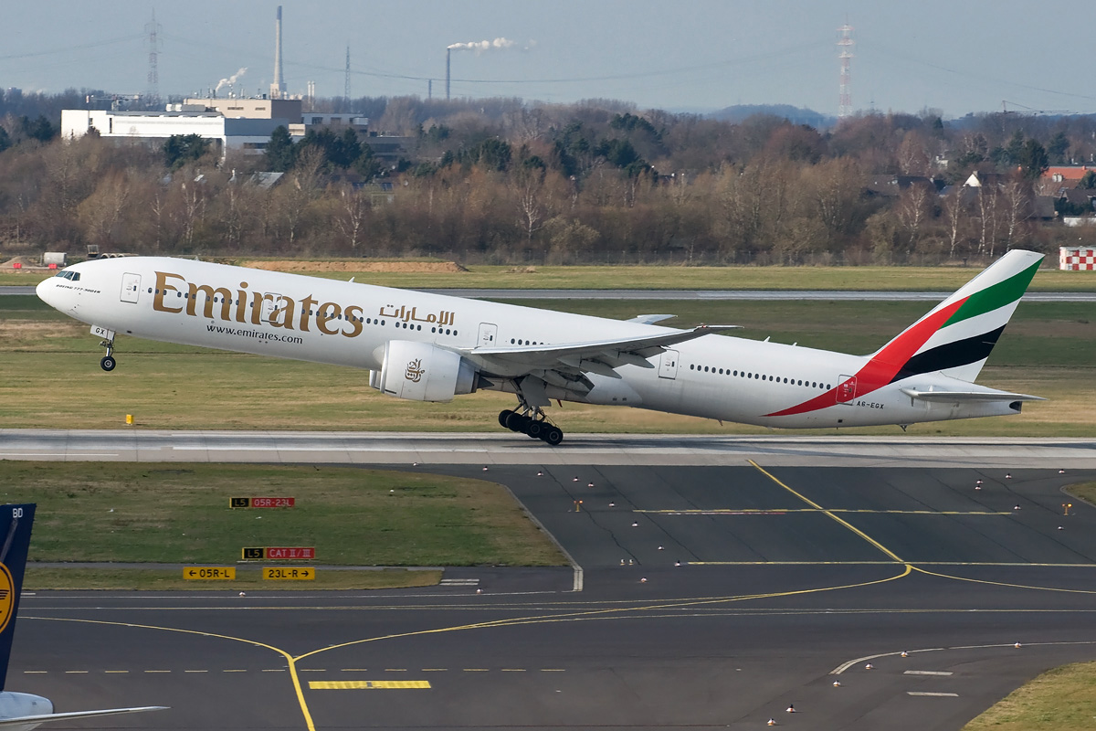 A6-EGX Emirates Boeing 777-300(ER)