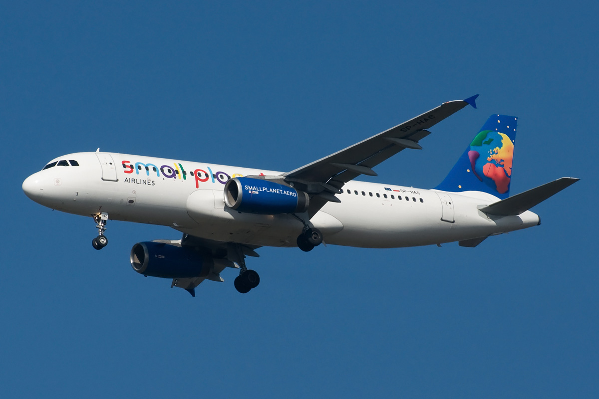 SP-HAC Small Planet Airlines Airbus A320-200