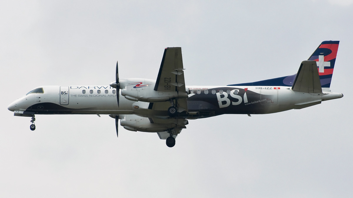 HB-IZZ Darwin Airline Saab 2000