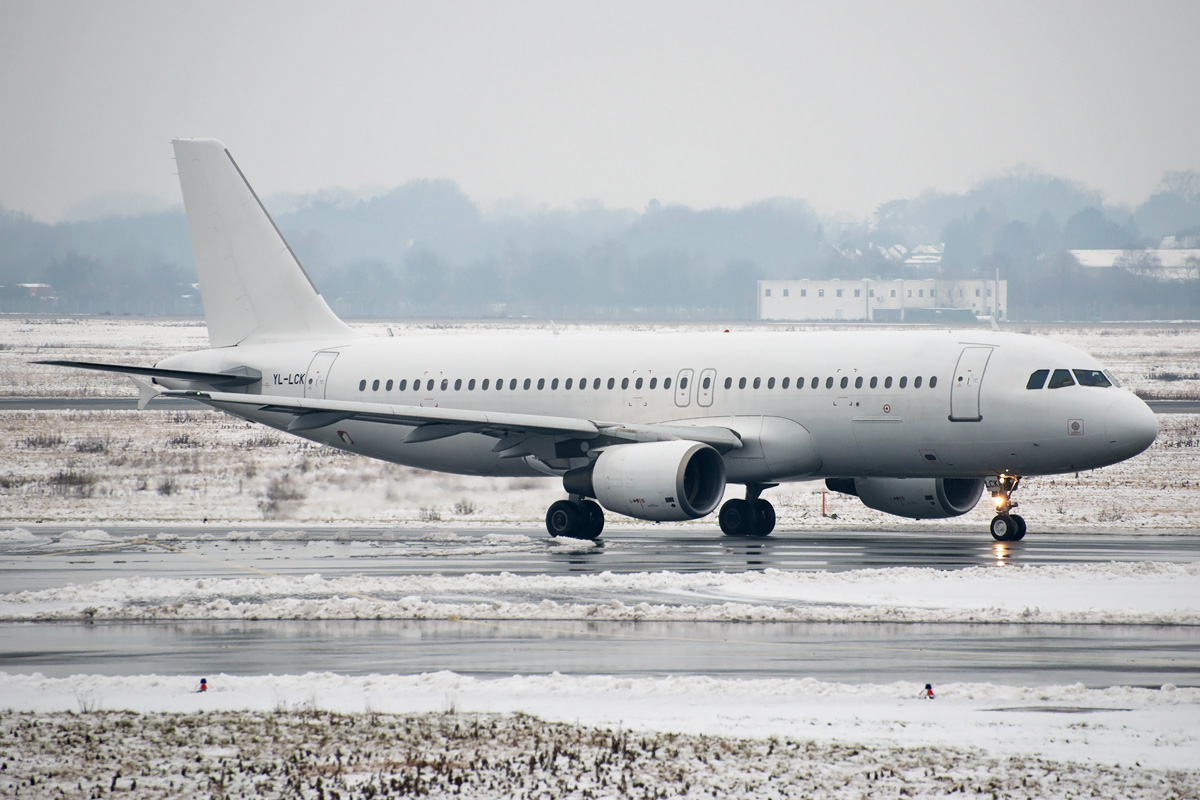 YL-LCK SmartLynx Airbus A320-200