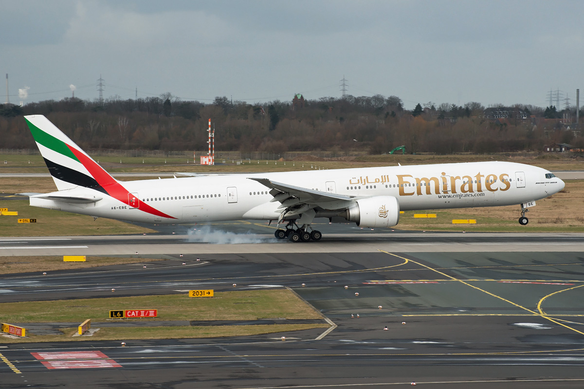 A6-EBE Emirates Boeing 777-300(ER)