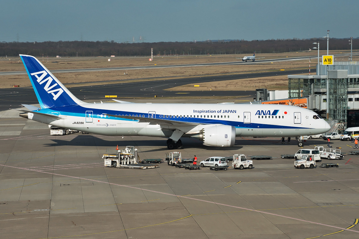 JA828A ANA Boeing 787-8 Dreamliner