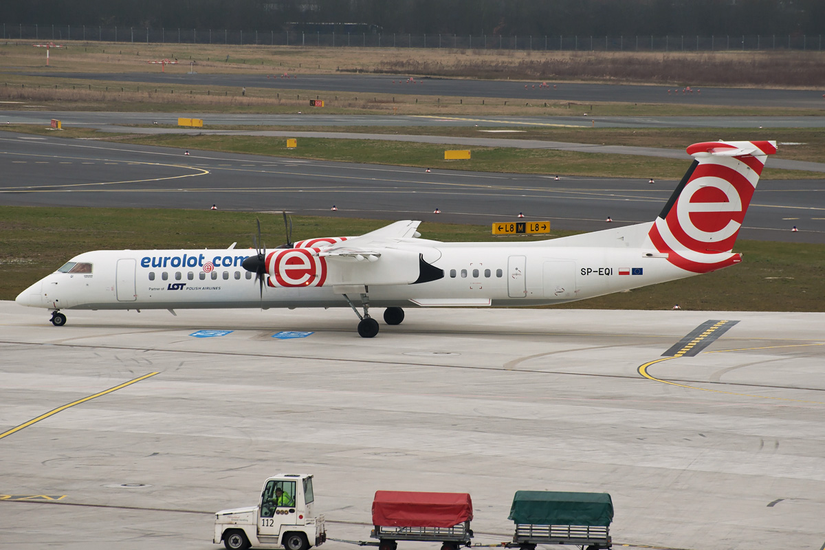 SP-EQI EuroLOT De Havilland Canada DHC-8-400