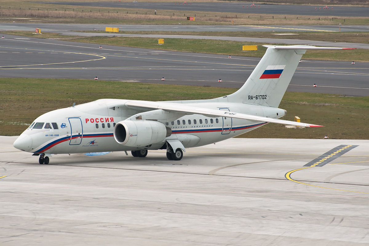 RA-61702 Rossiya Antonov An-148-100B