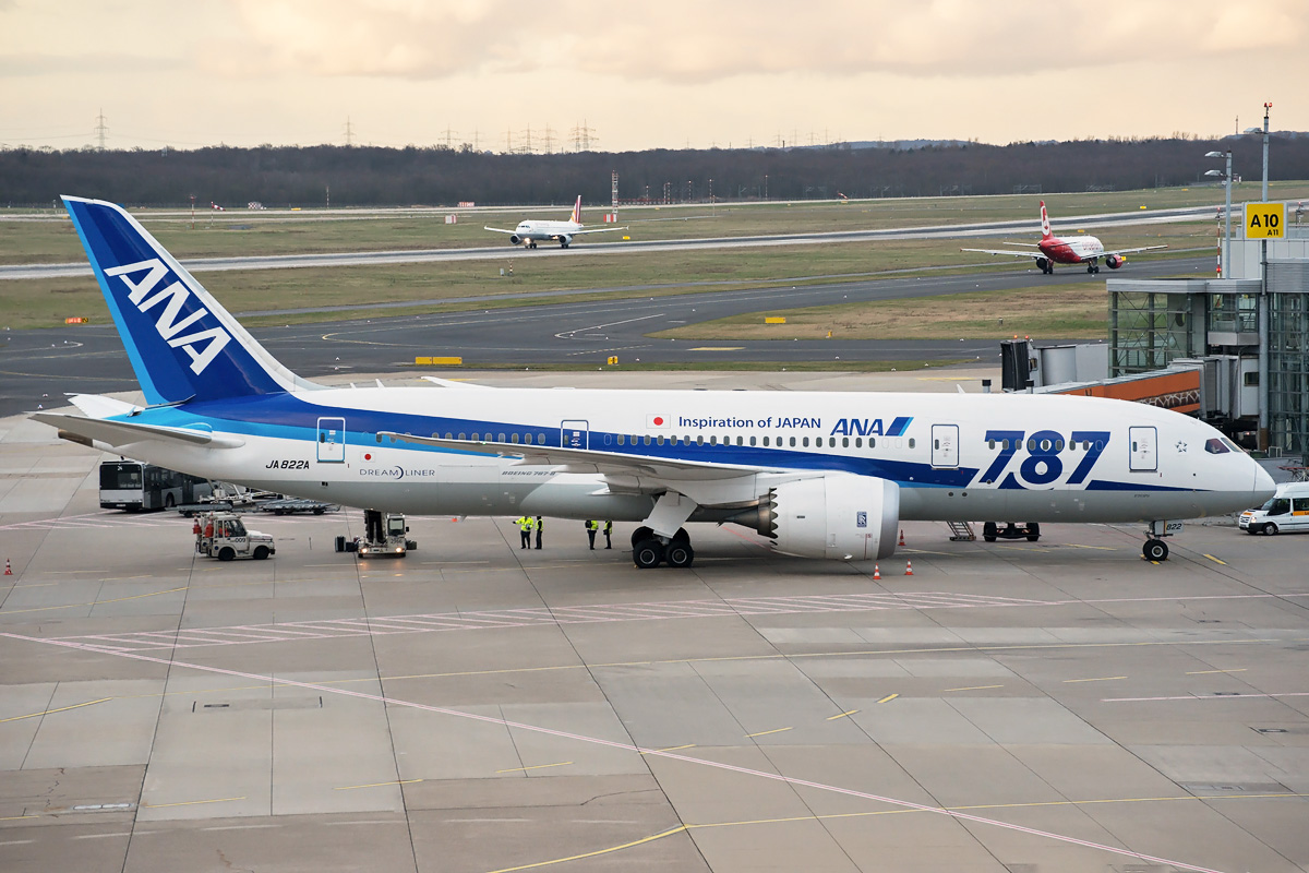 JA822A ANA Boeing 787-8 Dreamliner