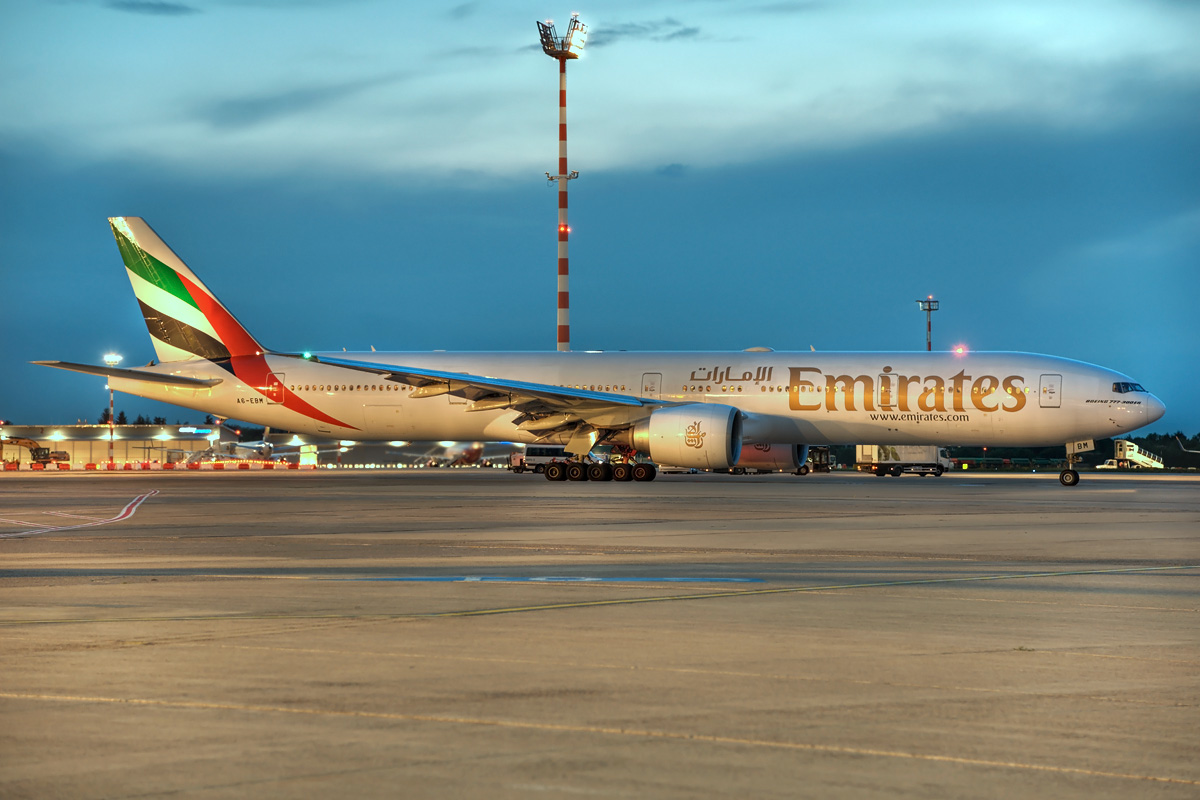 A6-EBM Emirates Boeing 777-300(ER)