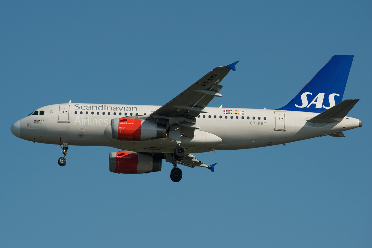 OY-KBT Scandinavian Airlines (SAS) Airbus A319-100
