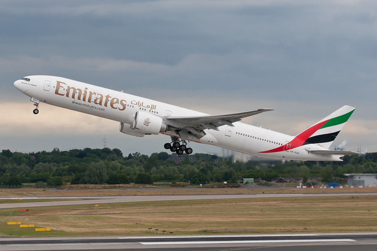 A6-EGD Emirates Boeing 777-300(ER)