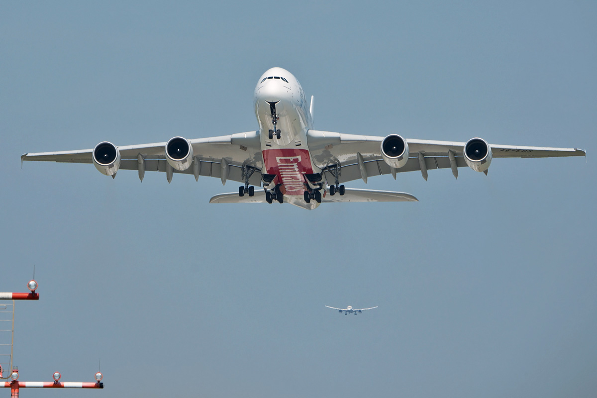 A6-EDS Emirates Airbus A380-800