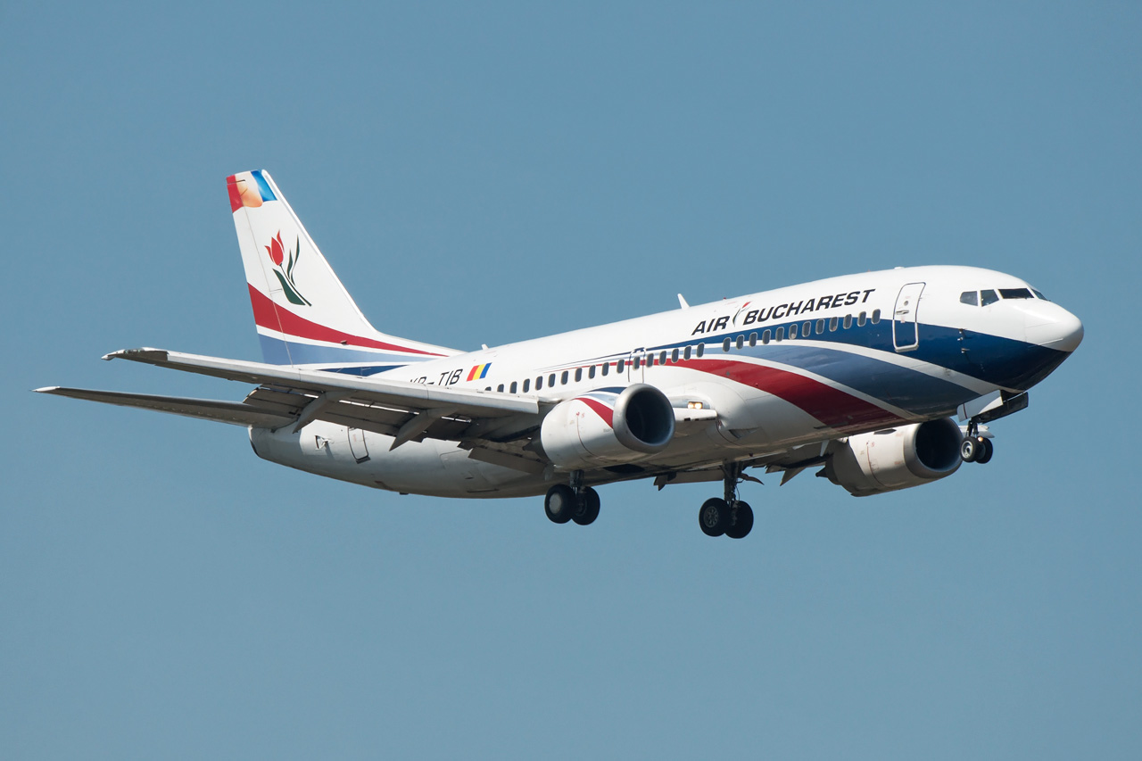 YR-TIB Air Bucharest Boeing 737-300