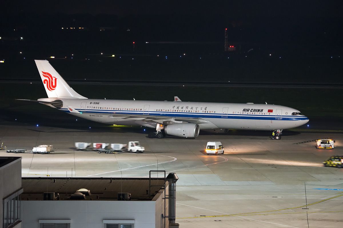 B-5916 Air China Airbus A330-300