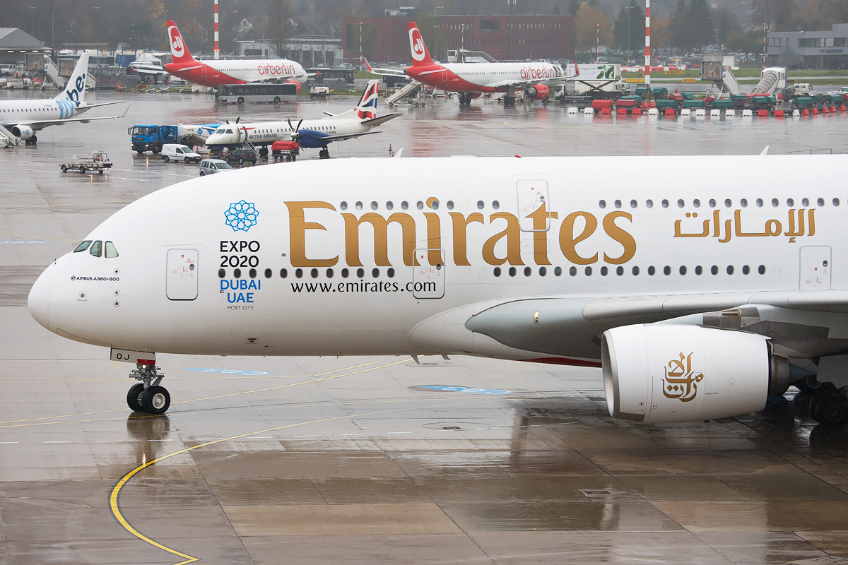A6-EOJ Emirates Airbus A380-800