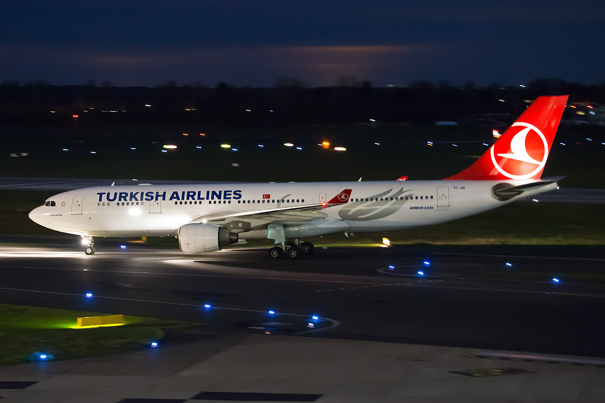 TC-JIR Turkish Airlines Airbus A330-200