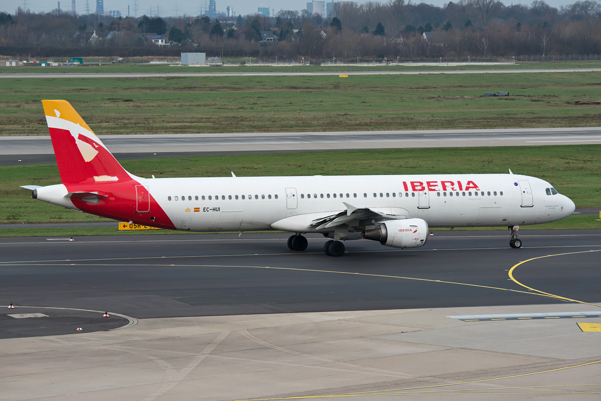 EC-HUI Iberia Airbus A321-200