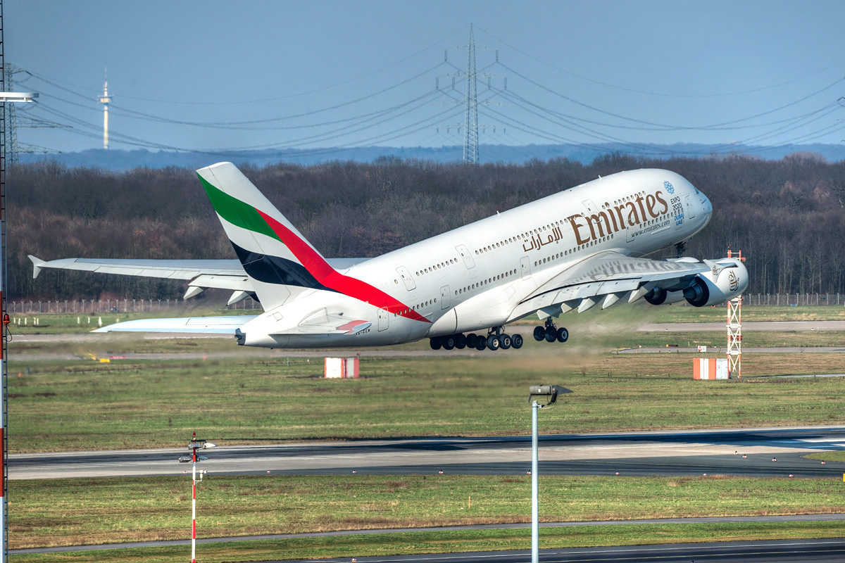 A6-EEW Emirates Airbus A380-800