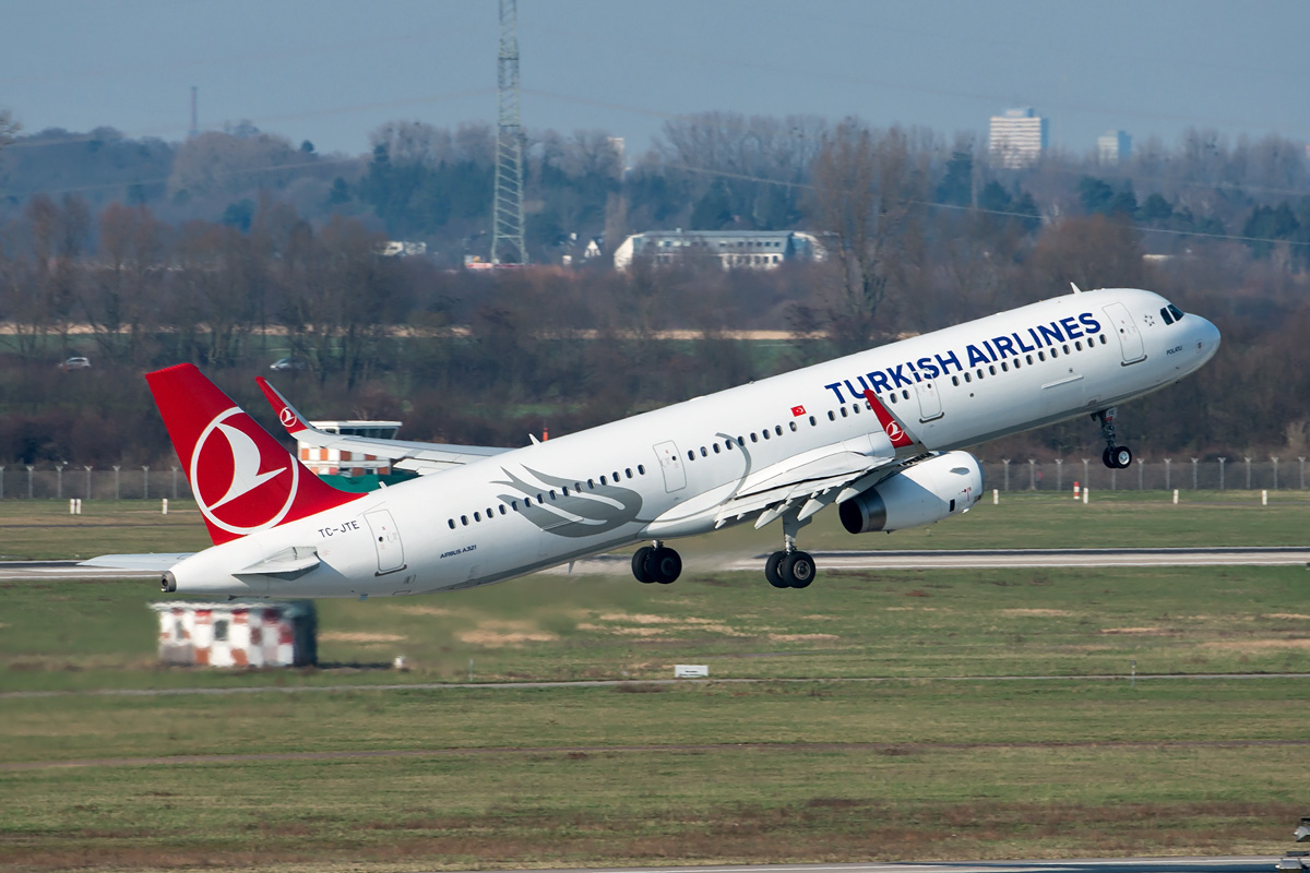 TC-JTE Turkish Airlines Airbus A321-200/S