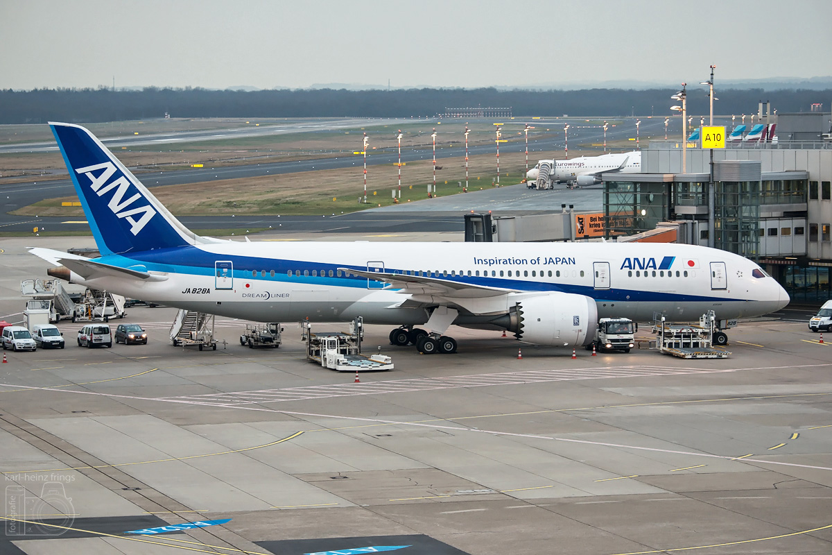 JA828A ANA Boeing 787-8