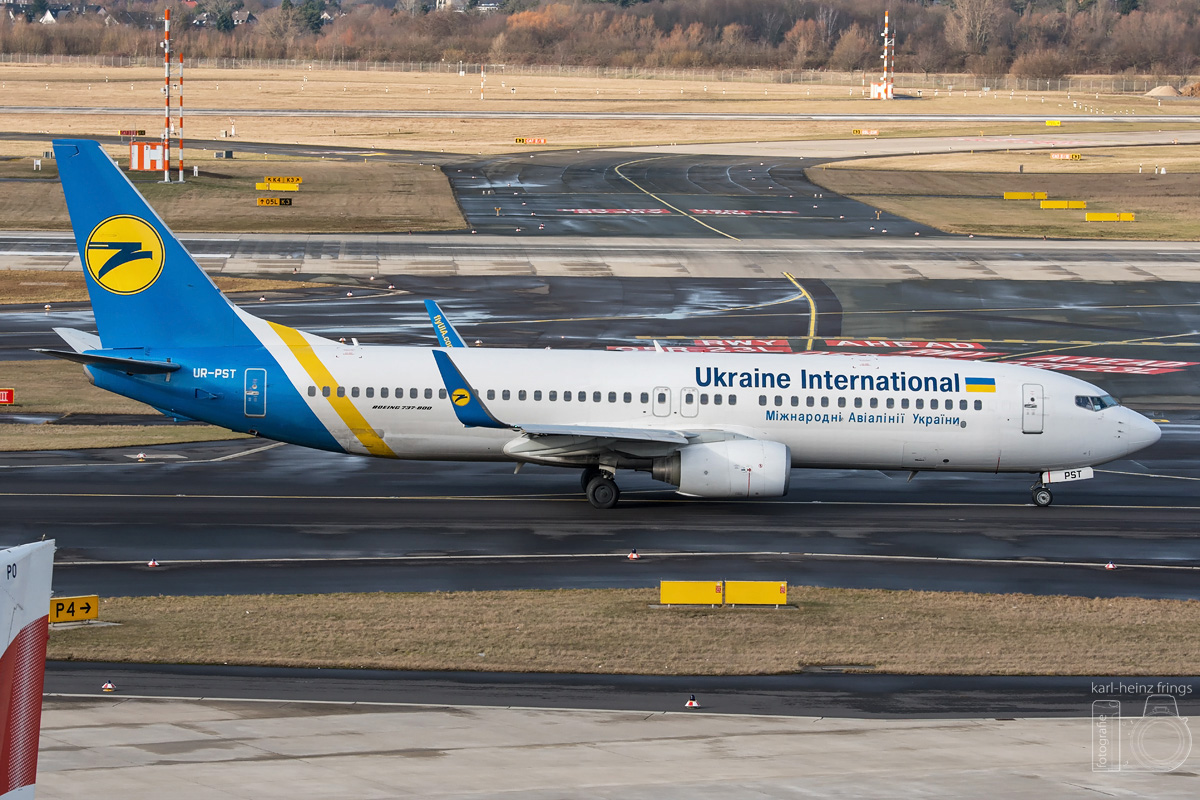 UR-PST Ukraine International Airlines Boeing 737-800