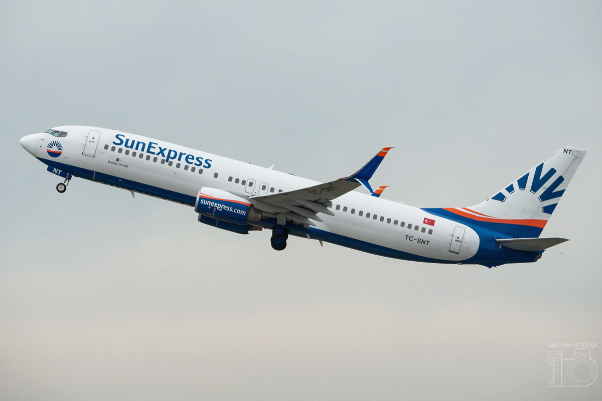 TC-SNT SunExpress Boeing 737-800