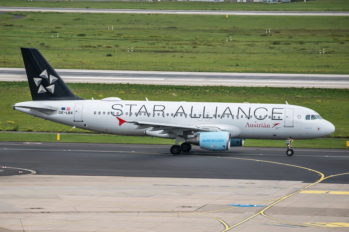 OE-LBX Austrain Airlines Airbus A320-200