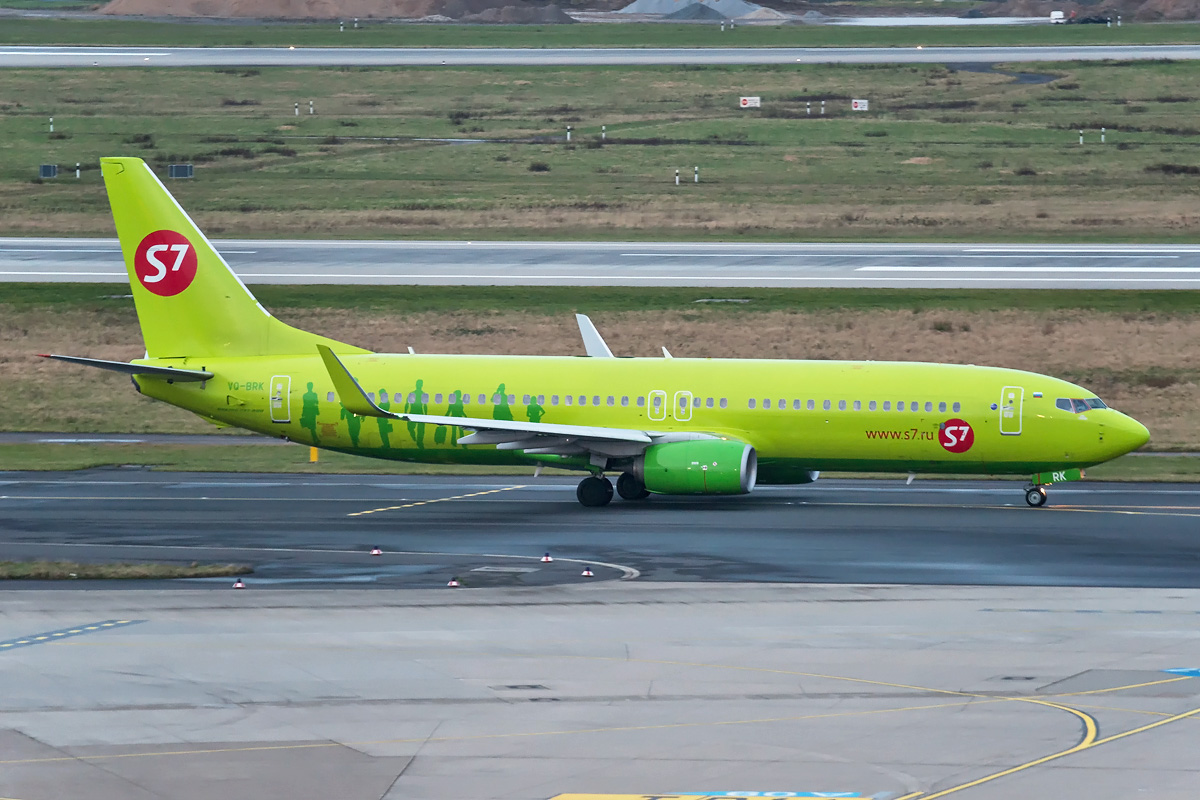 VQ-BRK S7 Airlines Boeing 737-800