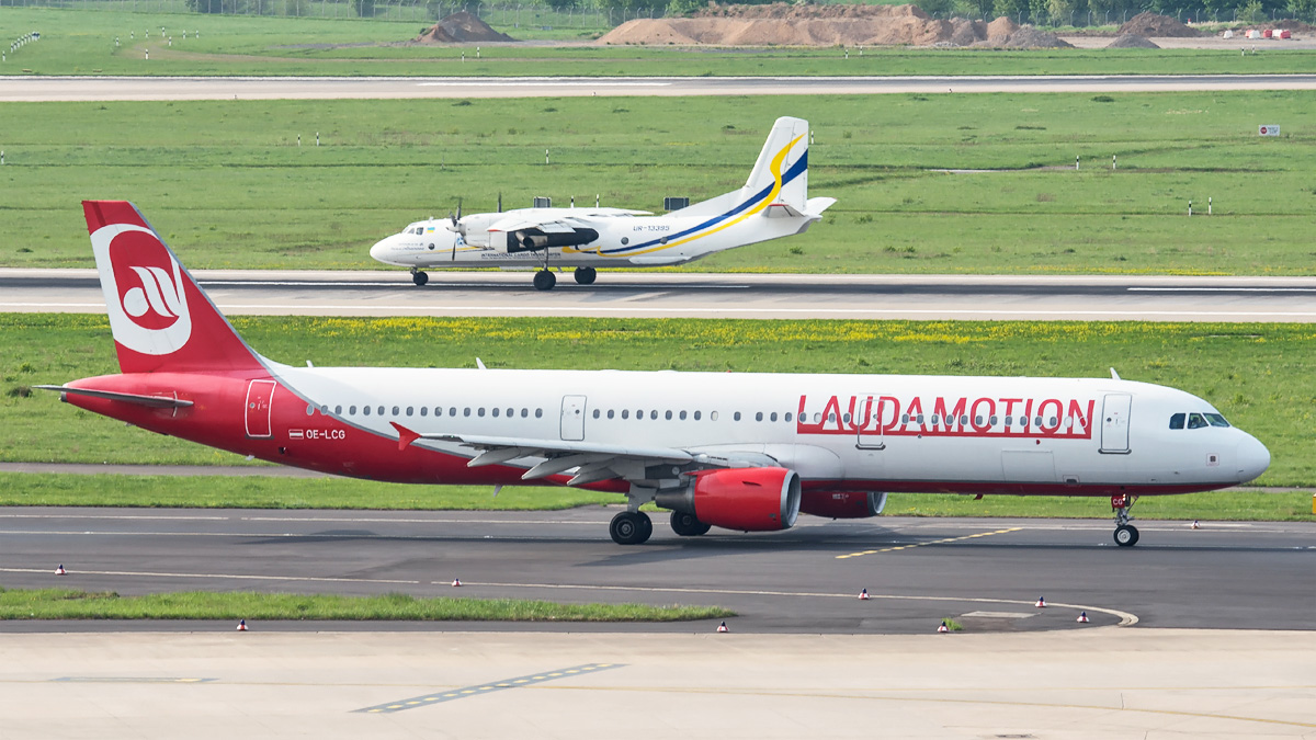 OE-LCG Laudamotion Airbus A321-200