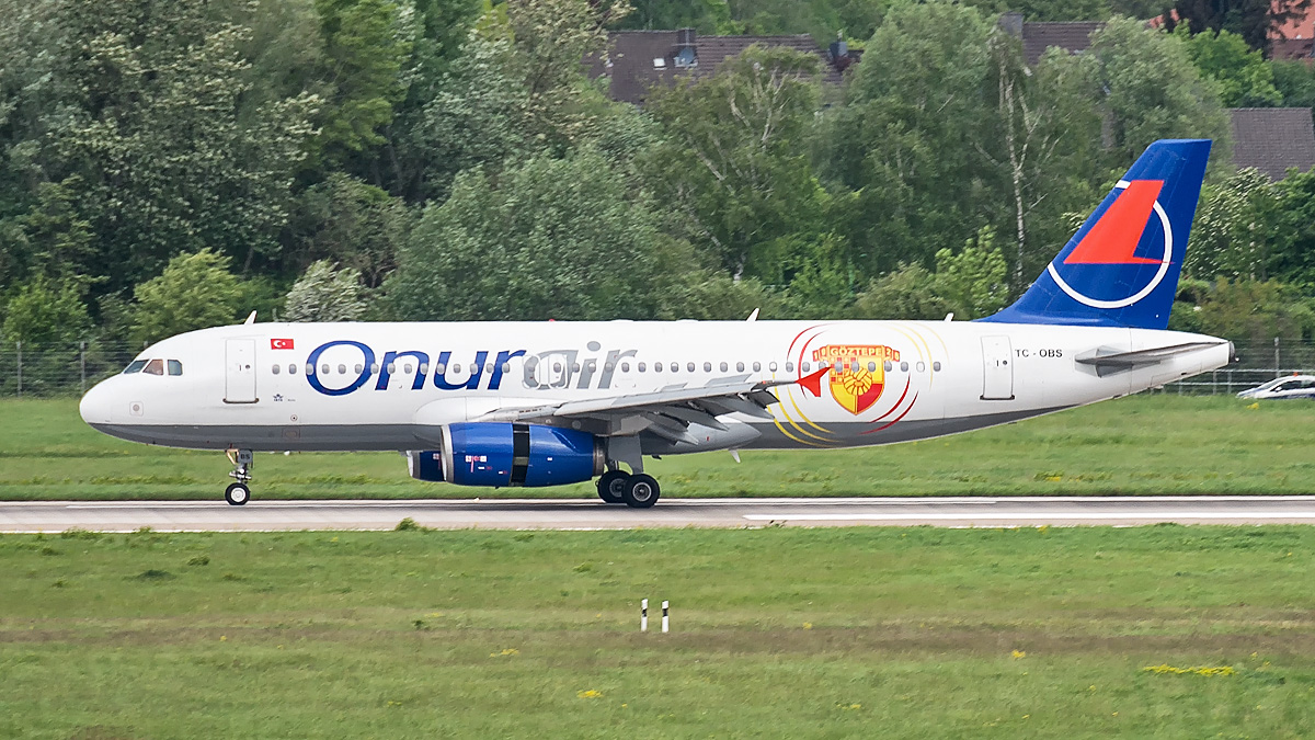 TC-OBS Onur Air Airbus A320-200