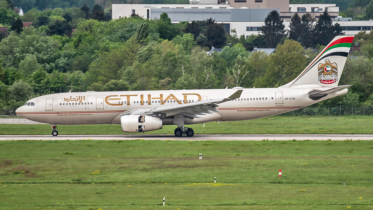 A6-EYM Etihad Airways Airbus A330-200