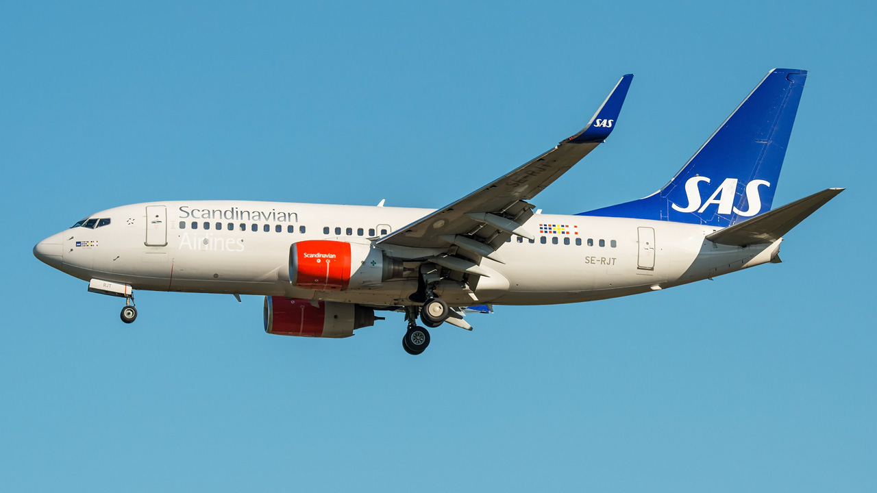 SE-RJT Scandinavian Airlines Boeing 737-700