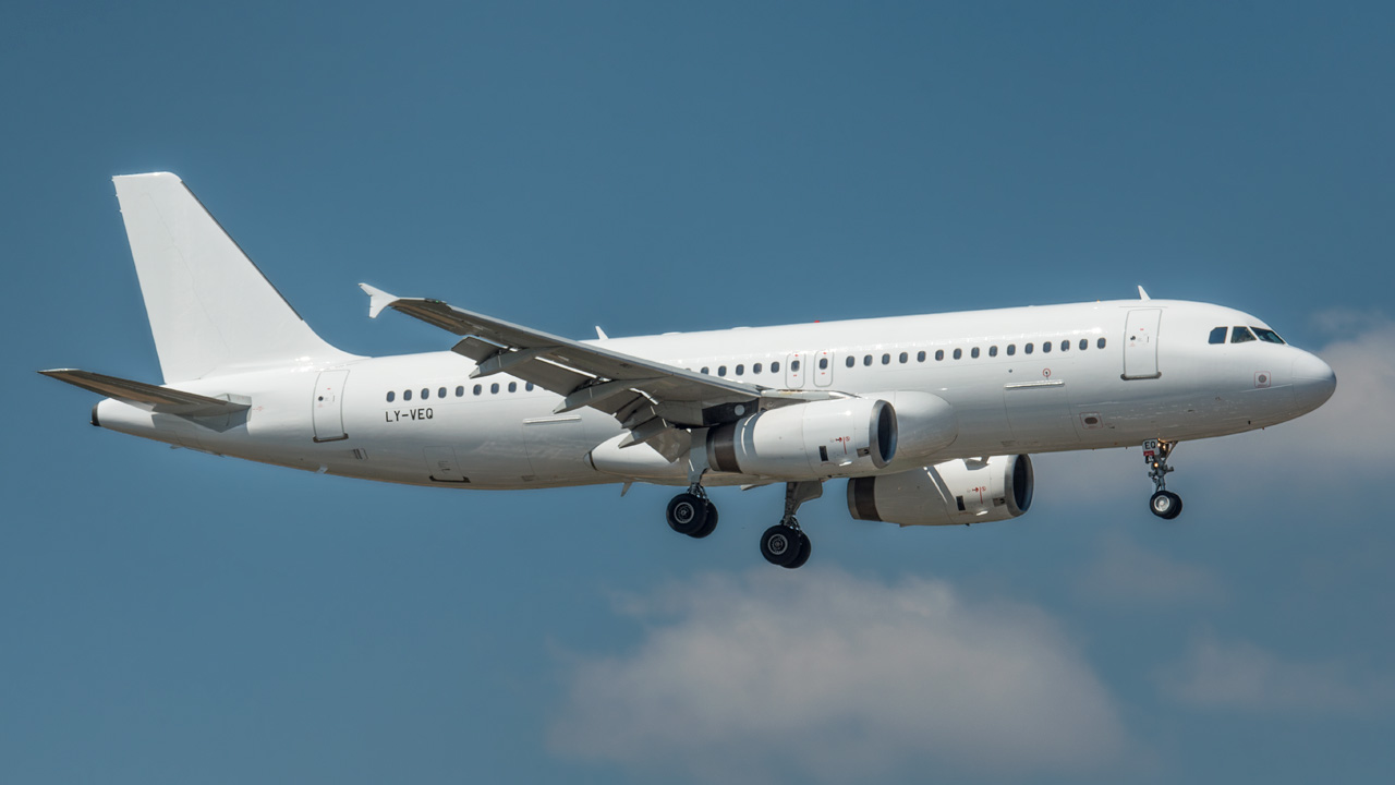LY-VEQ Avion Express (für Condor) Airbus A320-200